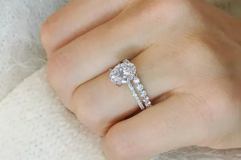 Why the Oval Wedding Ring Set Is the Perfect Choice for Modern Couples