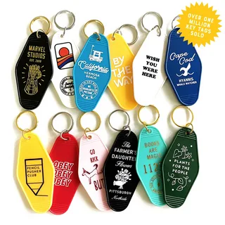 Choosing the Right Shape, Color, and Design for Acrylic Keychain Custom